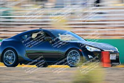 media/Oct-18-2025-Extreme Speed (Sat) [[d6d7e1fef1]]/Group 5/Session 3 (Turn 1)/